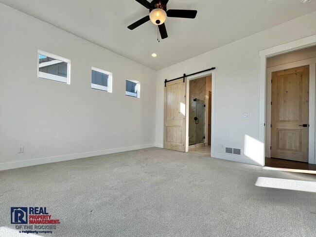 Building Photo - Gorgeous 4 bed 3 bath + Office home located on the 12th Tee of the TPC golf Course!