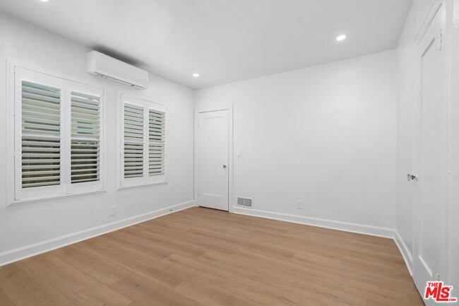 Building Photo - 827 23rd St