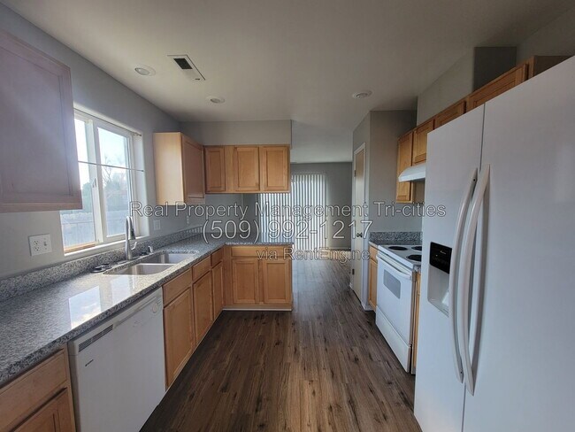 Building Photo - 4508 Sedona Dr