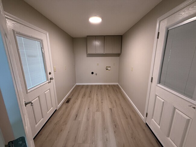 Building Photo - 24200 TN-22
