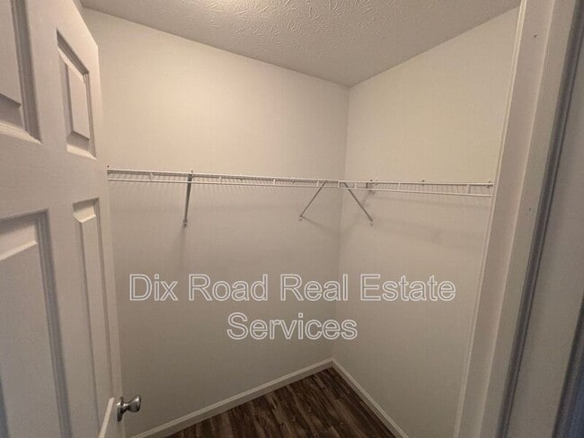 Building Photo - 2516 Resor Rd