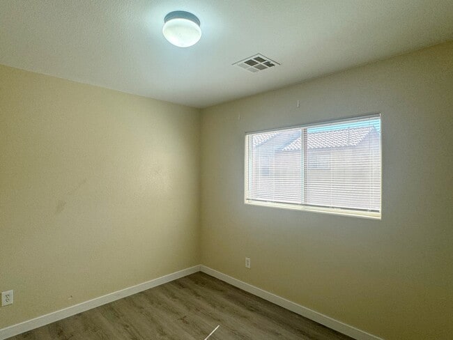 Building Photo - 8305 Golden Amber St