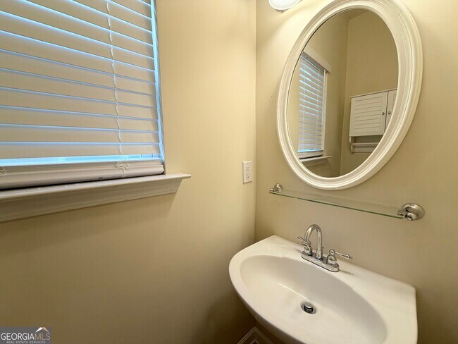 Building Photo - 220 Brookhaven Ct