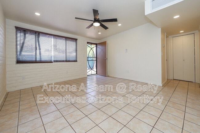 Building Photo - 5650 E Pima St