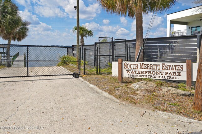 Building Photo - 540 Elliott Dr