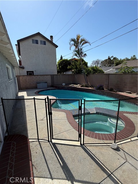 Building Photo - 7071 Santa Paula Cir