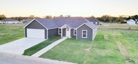 Building Photo - Cozy 3 bed, 2 bath in charming neighborhood