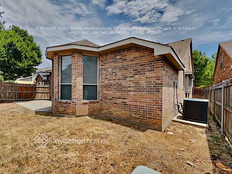 Building Photo - 9137 Farmer Dr