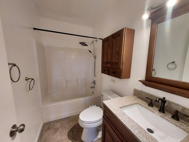 Building Photo - 4 bedroom 2.75 bath, Huge Fenced Yard with Landscaping Included!!