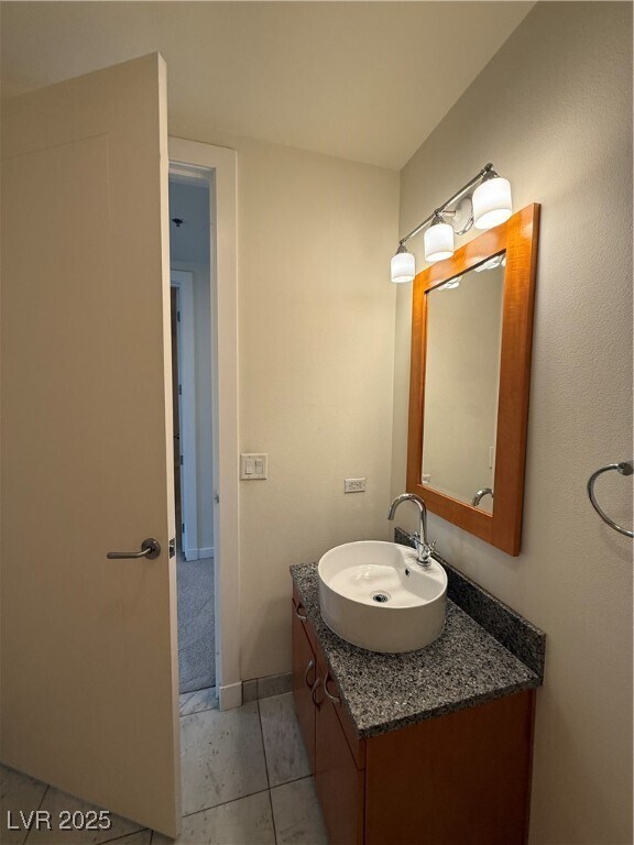 Building Photo - 4575 Dean Martin Dr