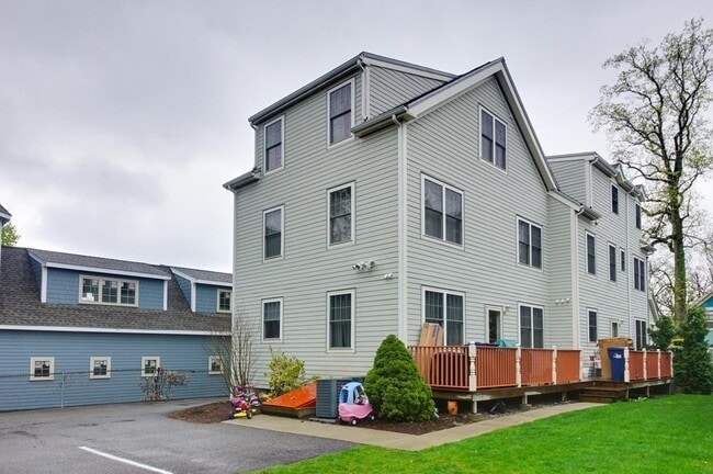 Building Photo - 78 Durnell Ave