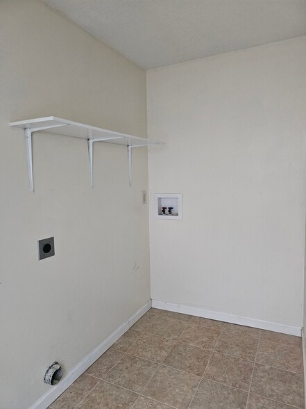 Building Photo - 1106 Park St