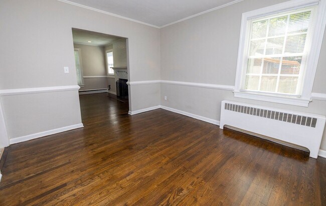 Building Photo - 3 Bedroom in Hampton Available Now!!