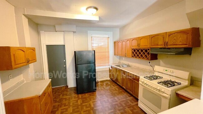 Building Photo - 317 S Mount St