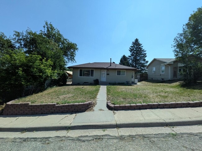 Building Photo - 1633 Crook Ave