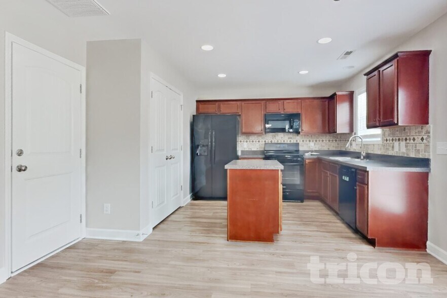 Building Photo - 3730 Spring Willow Way