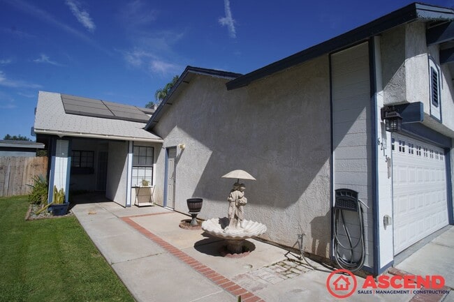 Building Photo - Charming Home in Southwest Bakersfield!