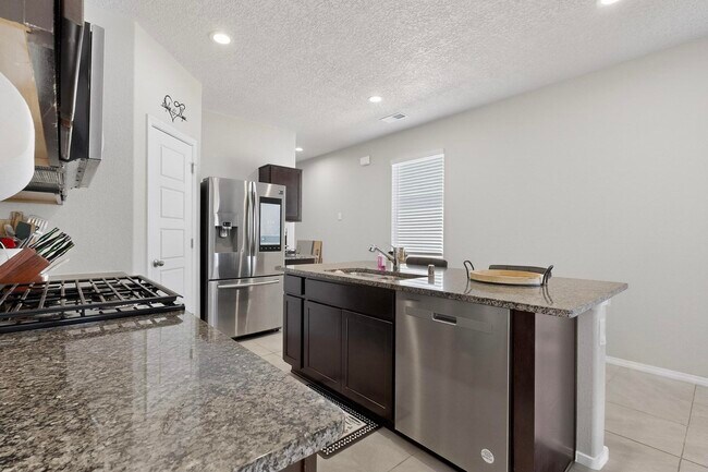 Building Photo - 10650 Valedon Ln SW