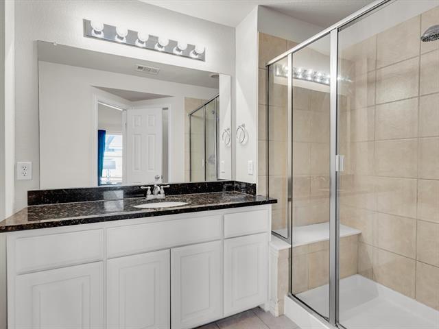 Building Photo - 2700 Club Ridge Dr