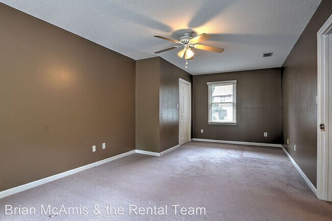 Building Photo - 2 br, 1.5 bath House - 206 Windridge Colony