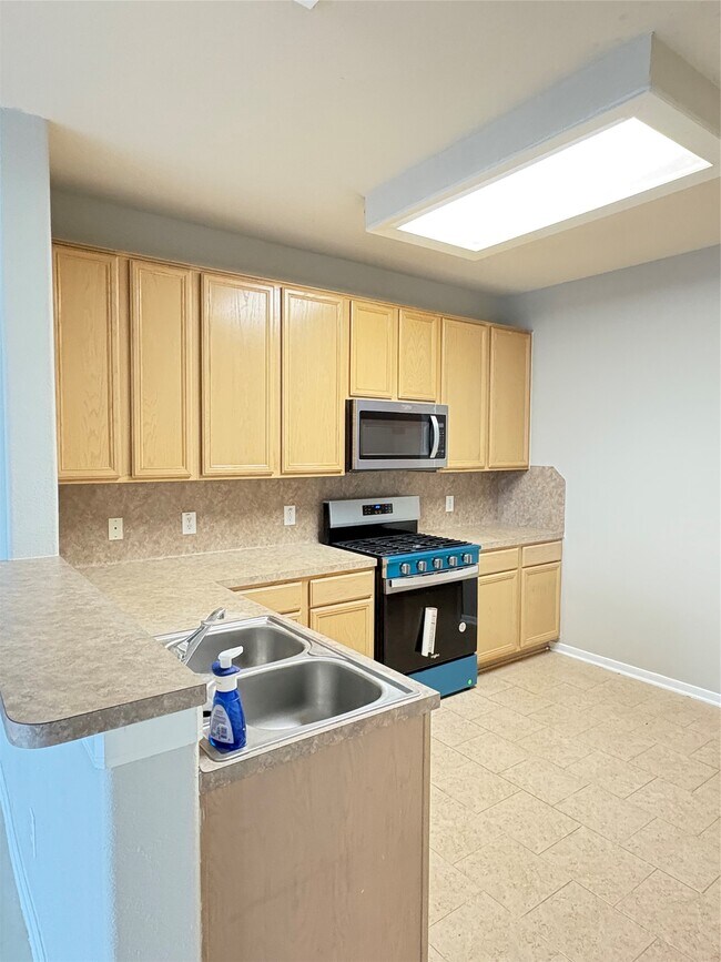 Building Photo - 2679 Cypressvine Dr