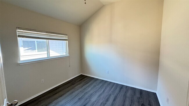 Building Photo - 914 Crestmont Trail Dr