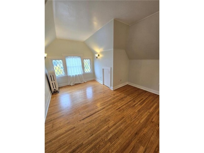 Building Photo - 1712 W 31st St