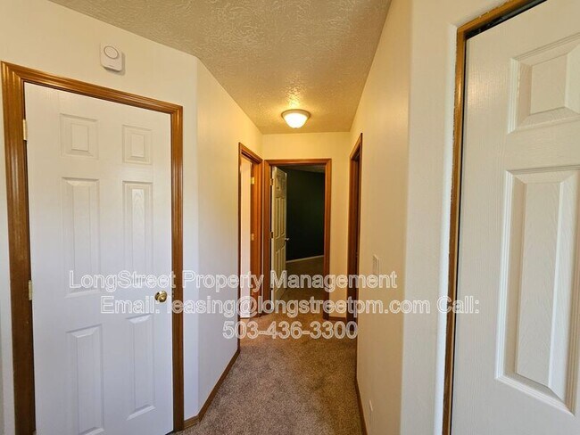 Building Photo - 7445 SE Crystal Springs Blvd