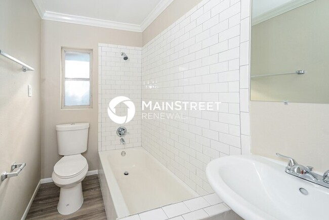 Building Photo - 3 Bedroom Pet-Friendly Home in St Petersburg, FL with Main Street Renewal