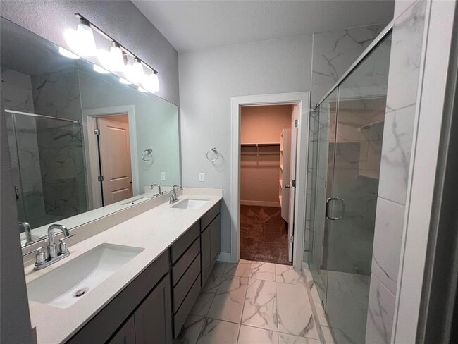 Building Photo - 2211 Vino Dulce
