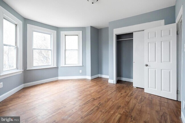 Building Photo - 851 S 57th St