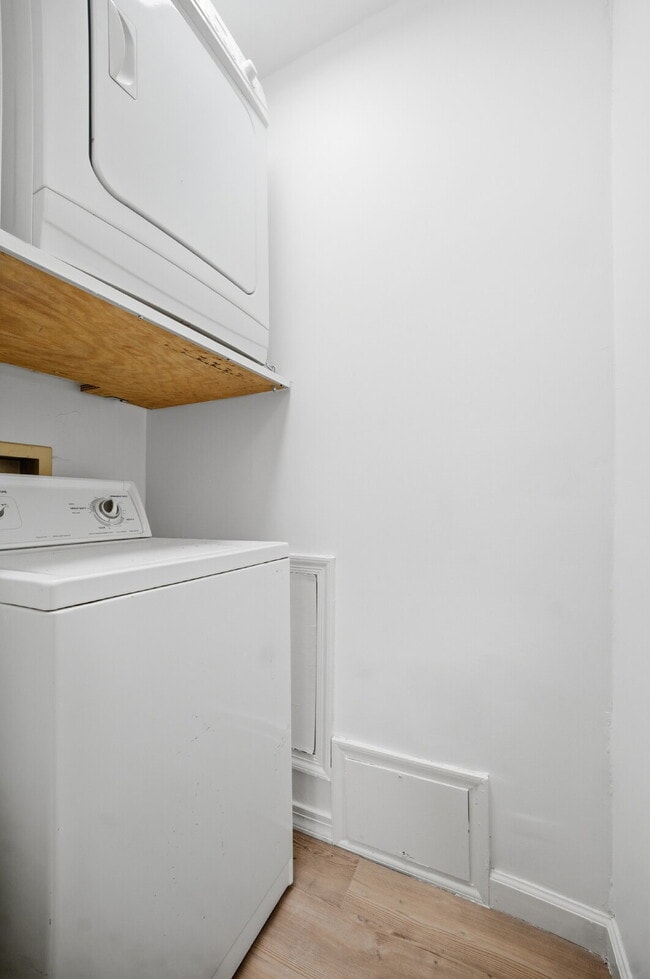 Building Photo - FULLY REMODELED 2 BED, 1.5 BATH BUNGALOW IN NORFOLK FOR RENT!