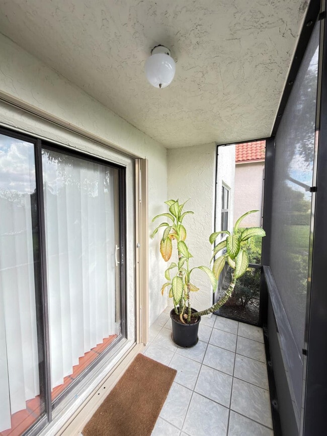 Building Photo - 15710 E Waterside Cir