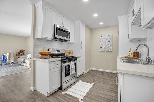 Interior Photo - La Casitas Apartments