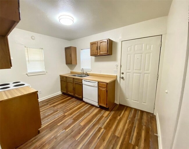 Building Photo - 400 S Bryan-Belt Line Rd