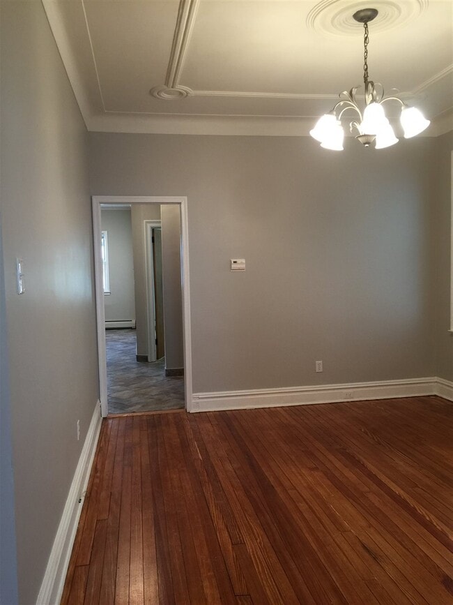 Building Photo - 152 W 9th St