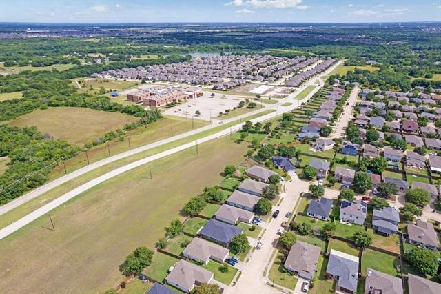 Building Photo - 1005 Live Oak Dr