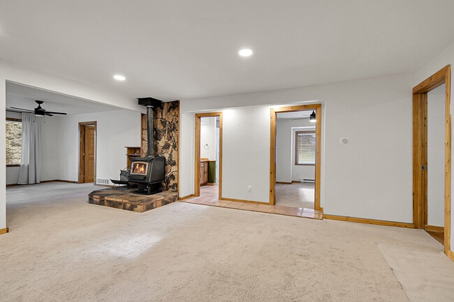 Building Photo - 28192 Shadow Mountain Dr