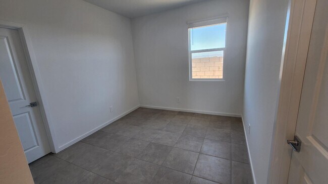 Building Photo - 7615 E Cozy Cottage Ln