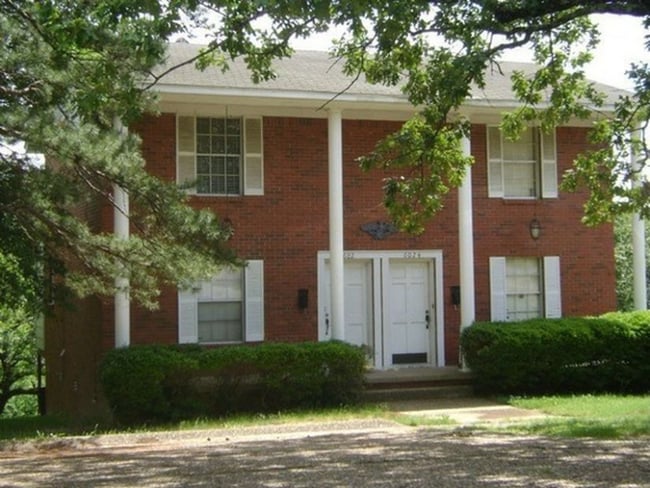 Building Photo - 602 W Scenic Dr