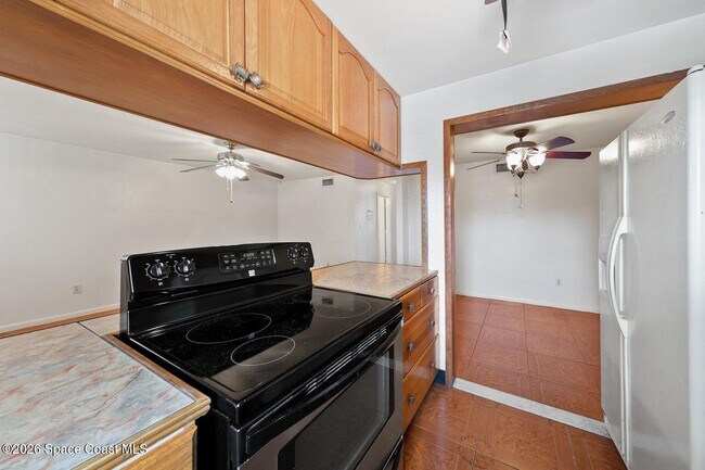 Building Photo - 401 Monroe Ave