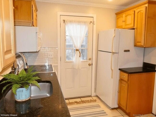 Building Photo - 12 W Rocks Rd