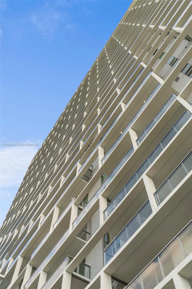 Building Photo - 2000 Metropica Wy