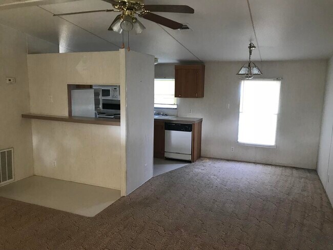 Building Photo - 312 Paradise Cir