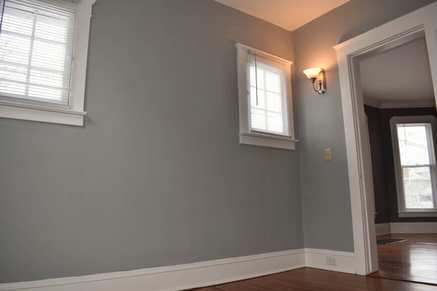 Secondary Bedroom - 533 W Gray St