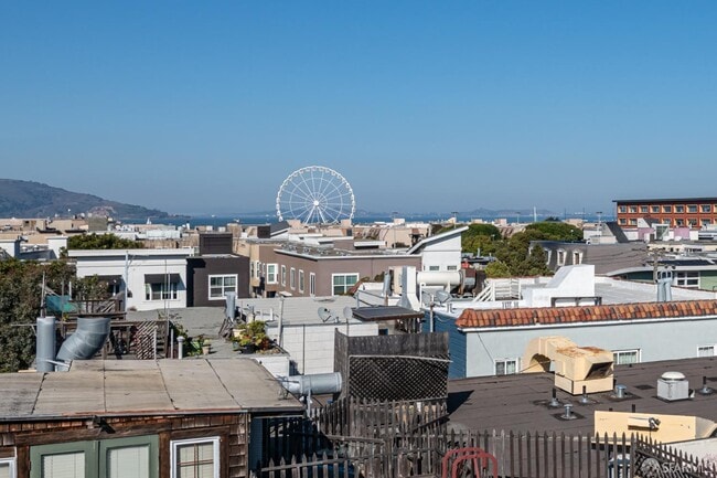 Building Photo - 600 Chestnut St