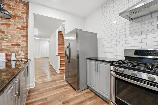 Building Photo - 905 McAllister Ave