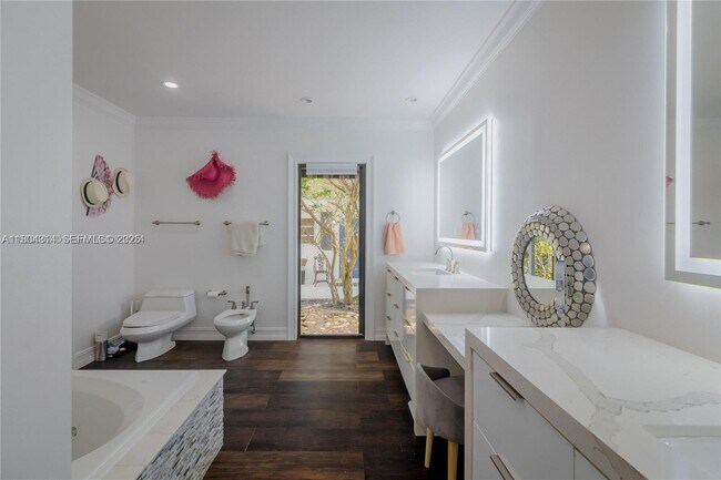 Building Photo - 8500 SW 70th St