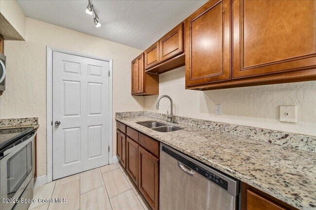 Building Photo - 2190 Forest Knoll Dr NE
