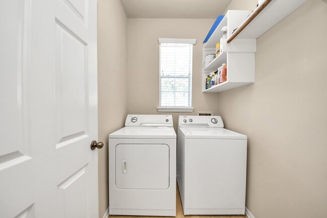 Building Photo - 9006 Sunny Brook Ln